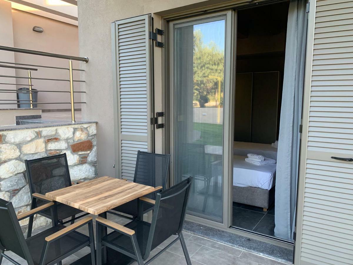 Castella Apartments Vourvourou Exterior photo